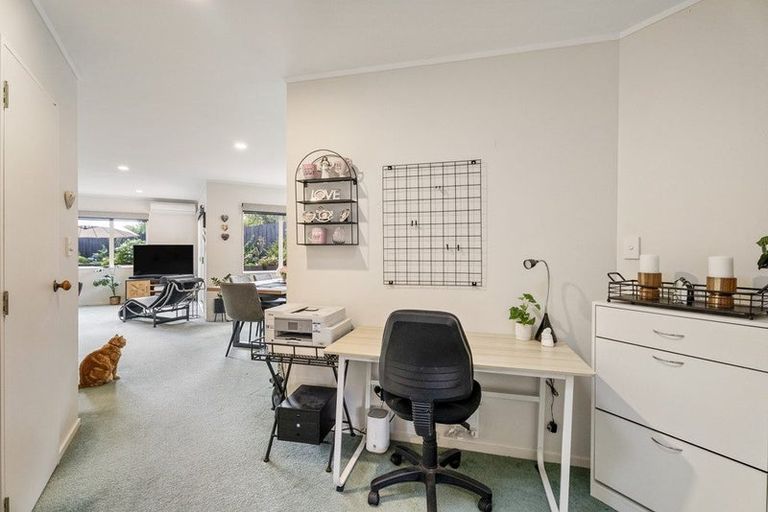 Photo of property in 10 Palmgreen Court, Stanmore Bay, Whangaparaoa, 0932