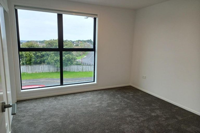 Photo of property in 2/2 Jadewynn Drive, Massey, Auckland, 0614