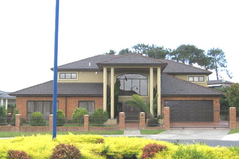 Photo of property in 27 Mansion Court, West Harbour, Auckland, 0618