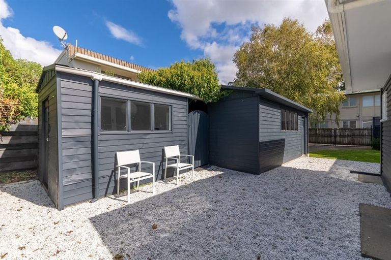 Photo of property in 80 Holly Road, St Albans, Christchurch, 8014