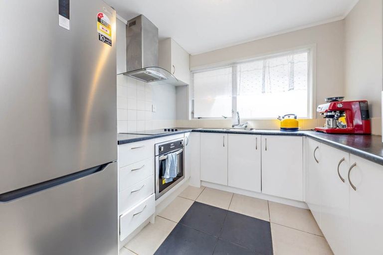 Photo of property in 1/21 Simon Ellice Drive, Bayview, Auckland, 0629