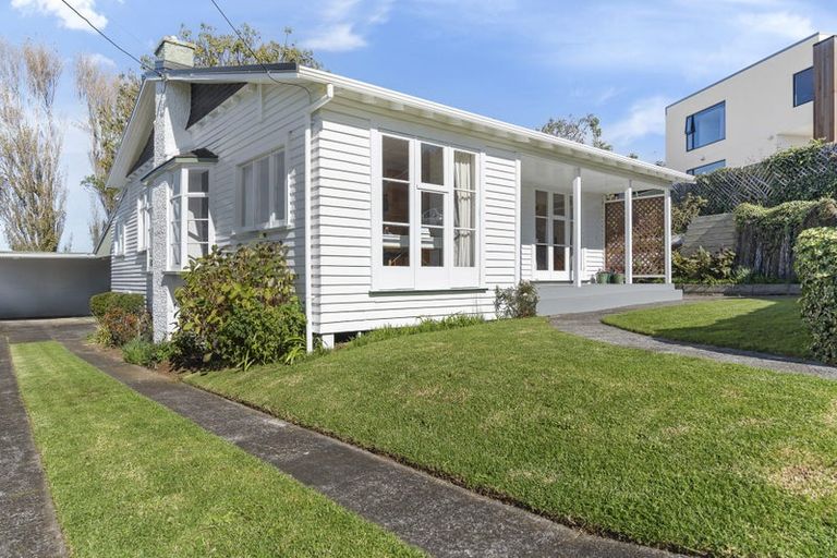 Photo of property in 3 Barrett Street, Westown, New Plymouth, 4310