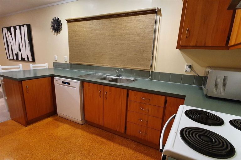 Photo of property in 2/49 Strid Road, Te Atatu South, Auckland, 0610