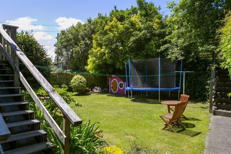 Photo of property in 33 Sunset Street, Hilltop, Taupo, 3330