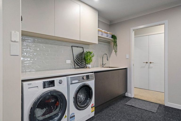 Photo of property in 32 Hugo Shaw Drive, Cambridge, 3434