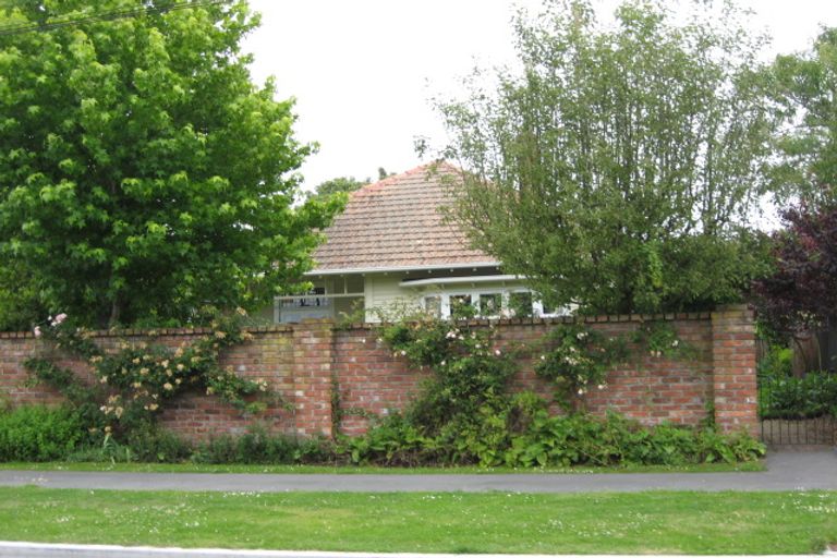 Photo of property in 203 Geraldine Street, Edgeware, Christchurch, 8013