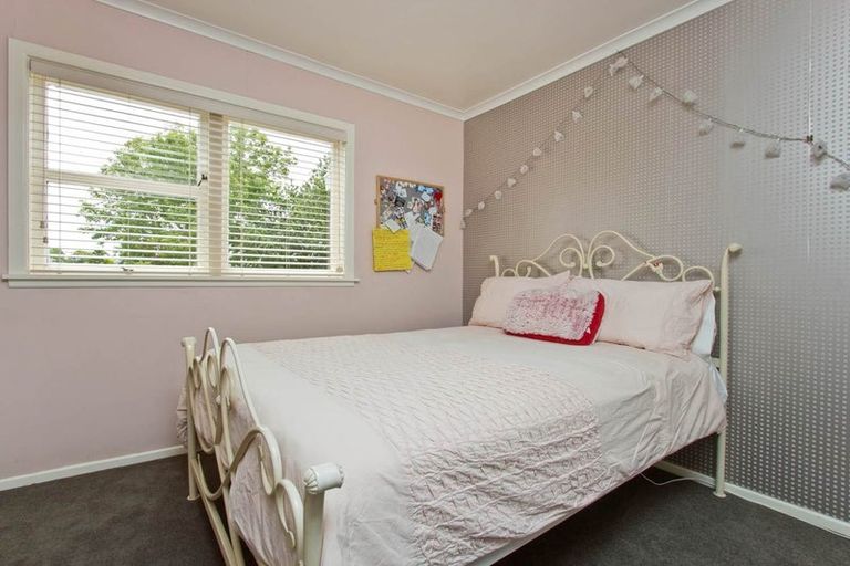 Photo of property in 30 Kokiri Street, Te Atatu South, Auckland, 0610