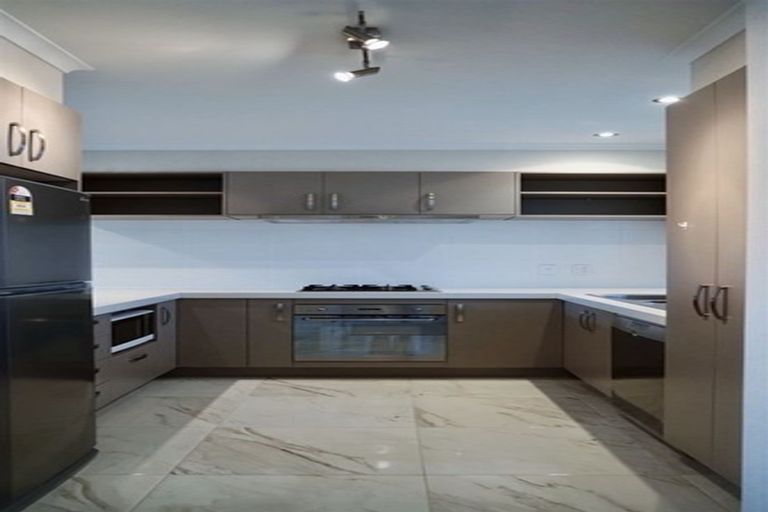 Photo of property in 100 Flat Bush School Road, Flat Bush, Auckland, 2019