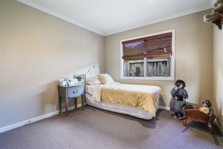 Photo of property in 2 Gibbston Close, Huntington, Hamilton, 3210