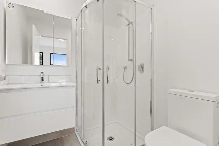 Photo of property in 27 Meg Lane, Glen Eden, Auckland, 0602