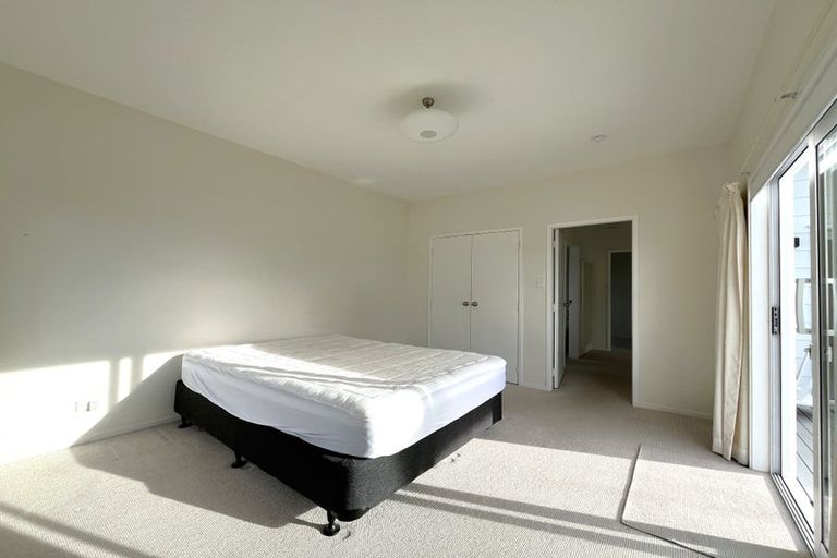 Photo of property in 52 Seaview Road, Paremata, Porirua, 5024