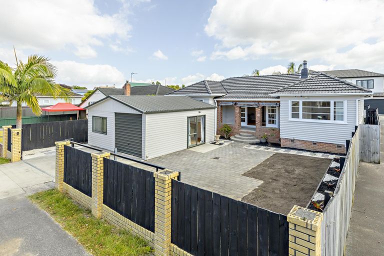 Photo of property in 15 Landscape Road, Papatoetoe, Auckland, 2025