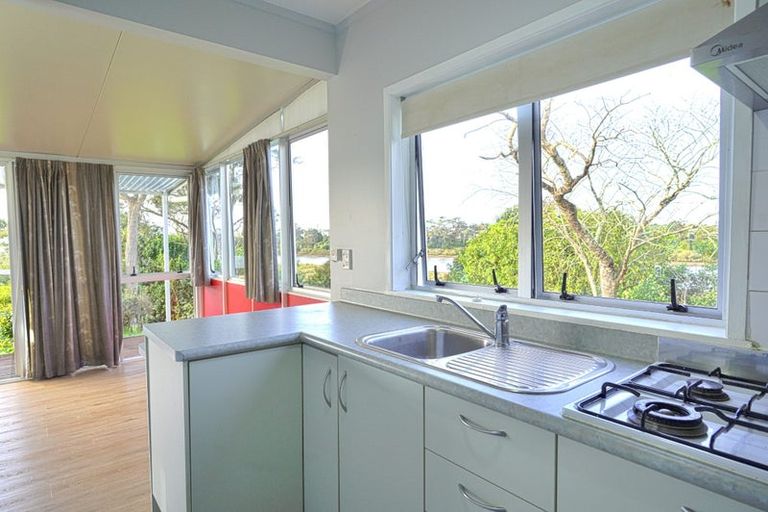 Photo of property in 171c Colwill Road, Massey, Auckland, 0614