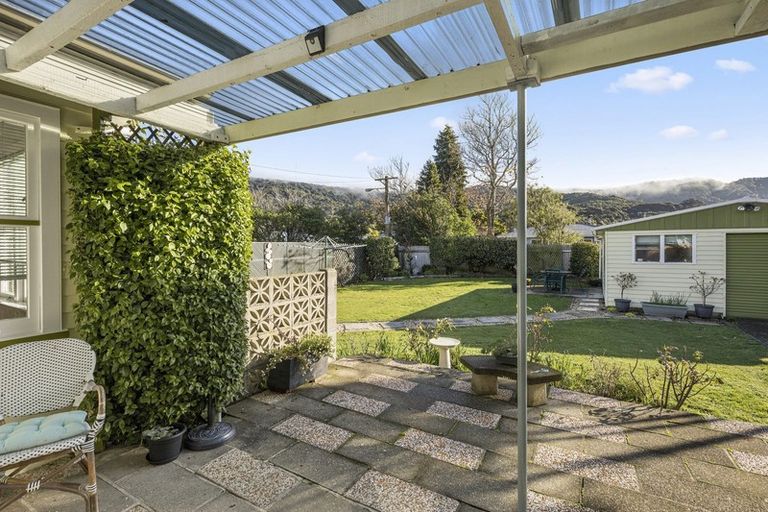 Photo of property in 68 Peel Place, Wainuiomata, Lower Hutt, 5014