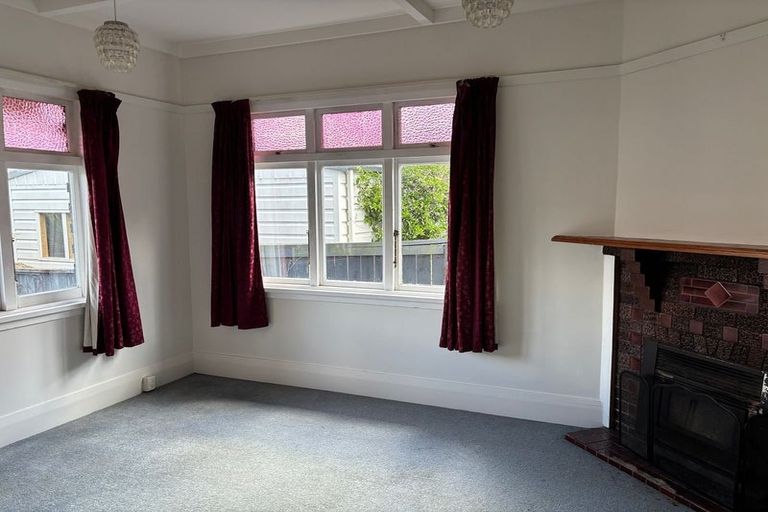 Photo of property in 17a Princes Street, Hawera, 4610