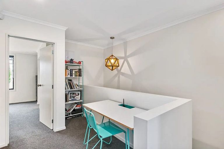 Photo of property in 51 Popokatea Drive, Takanini, 2112