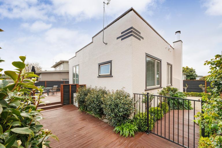 Photo of property in 31 Puriri Terrace, Roslyn, Palmerston North, 4414