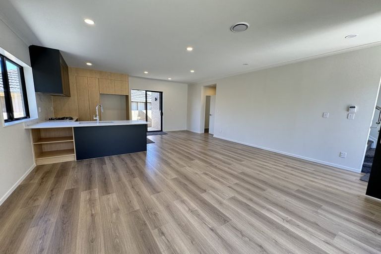 Photo of property in 22d Toru Street, Te Atatu Peninsula, Auckland, 0610