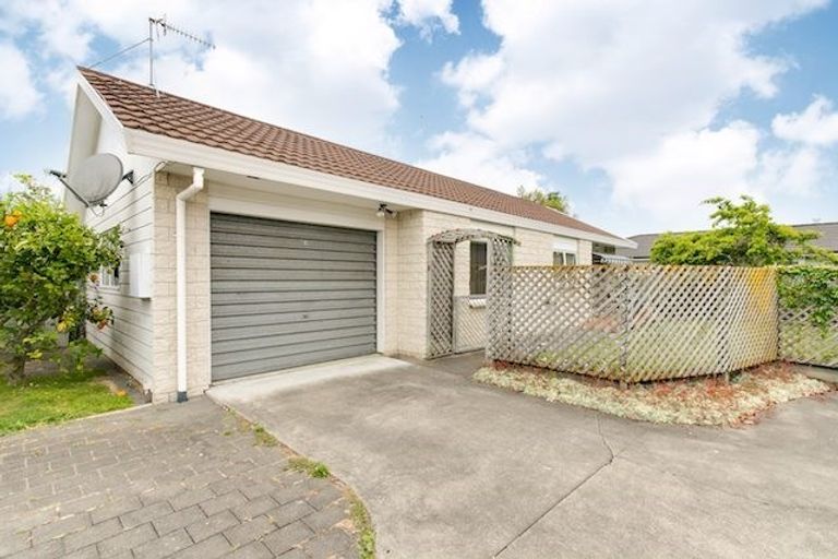 Photo of property in 3/55 Meeanee Road, Taradale, Napier, 4112