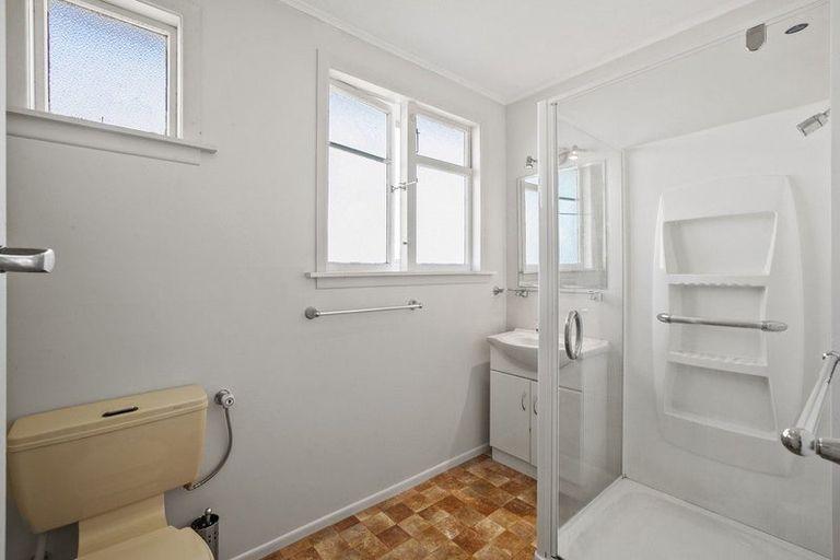 Photo of property in 6 Rata Street, Upper Vogeltown, New Plymouth, 4310