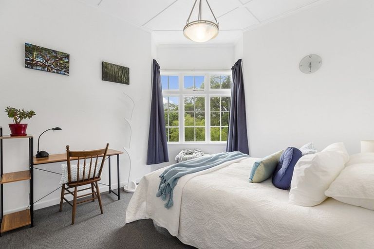 Photo of property in 80 Glenmore Street, Northland, Wellington, 6012