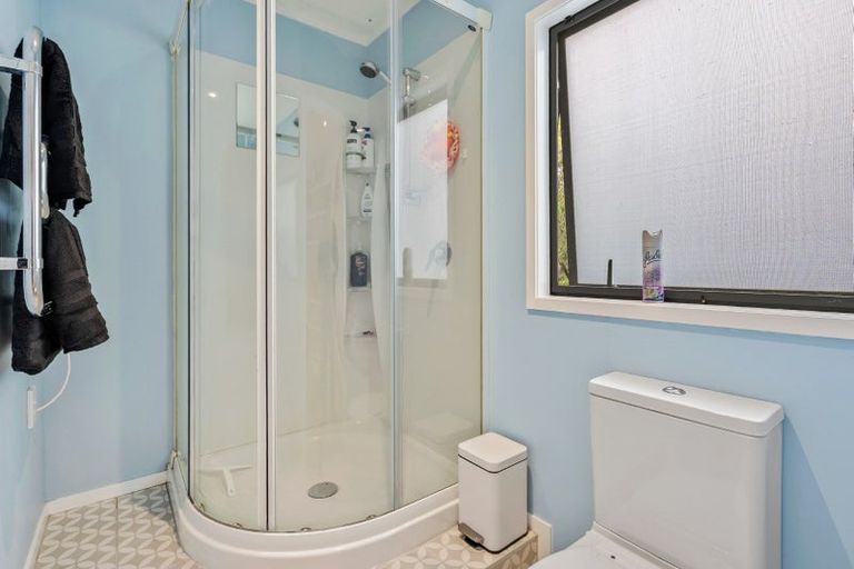 Photo of property in 29 Tahunatapu Road, Parua Bay, Whangarei, 0174
