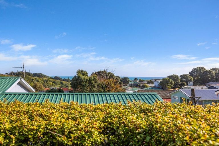 Photo of property in 14 Herekawe Drive, Spotswood, New Plymouth, 4310