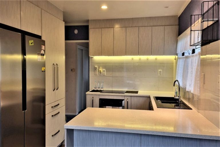 Photo of property in 8 Broadfield Street, Massey, Auckland, 0614