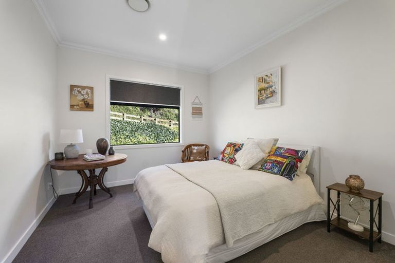 Photo of property in 4 Fern Lane, Whalers Gate, New Plymouth, 4310