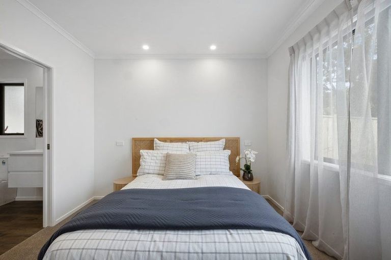 Photo of property in 47a Mangorei Road, Strandon, 4312