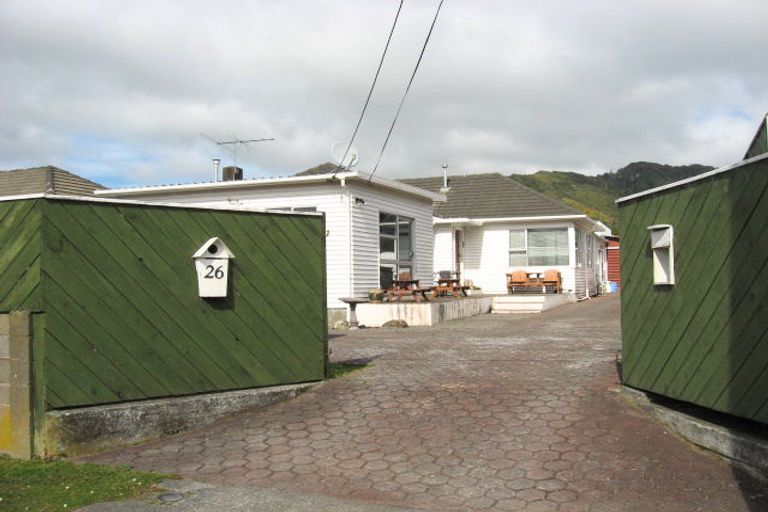 Photo of property in 26 Hinau Grove, Wainuiomata, Lower Hutt, 5014