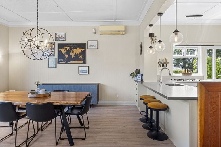 Photo of property in 187 South Road, Hawera, 4610