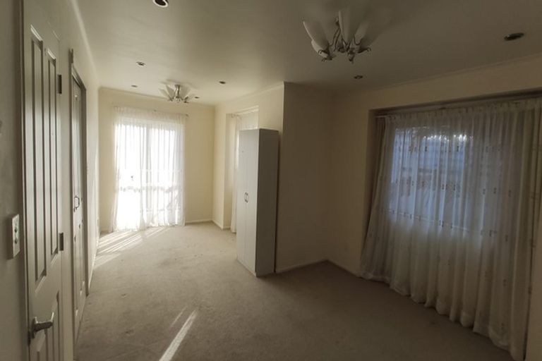 Photo of property in 48 Monte Cassino Place, Birkdale, Auckland, 0626