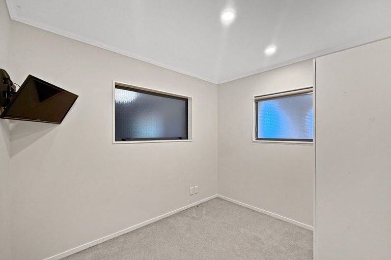 Photo of property in 10 Cabbage Tree Grove, Woodridge, Wellington, 6037