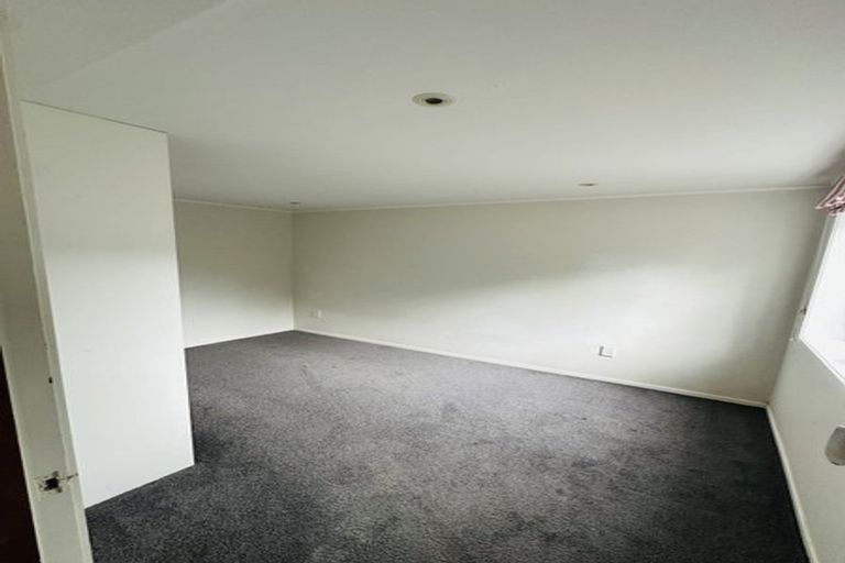 Photo of property in 92 Castor Bay Road, Castor Bay, Auckland, 0620