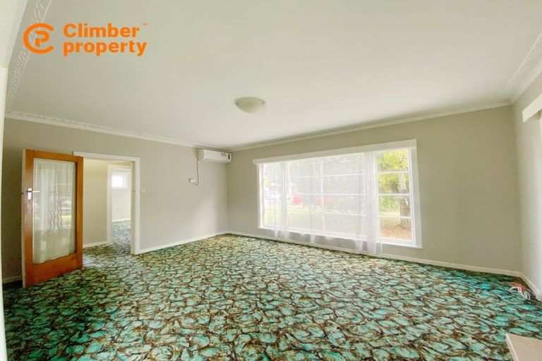 Photo of property in 8 Hugh Brown Drive, New Lynn, Auckland, 0600