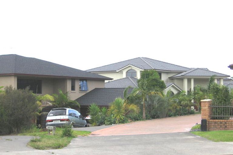 Photo of property in 30 Mansion Court, West Harbour, Auckland, 0618