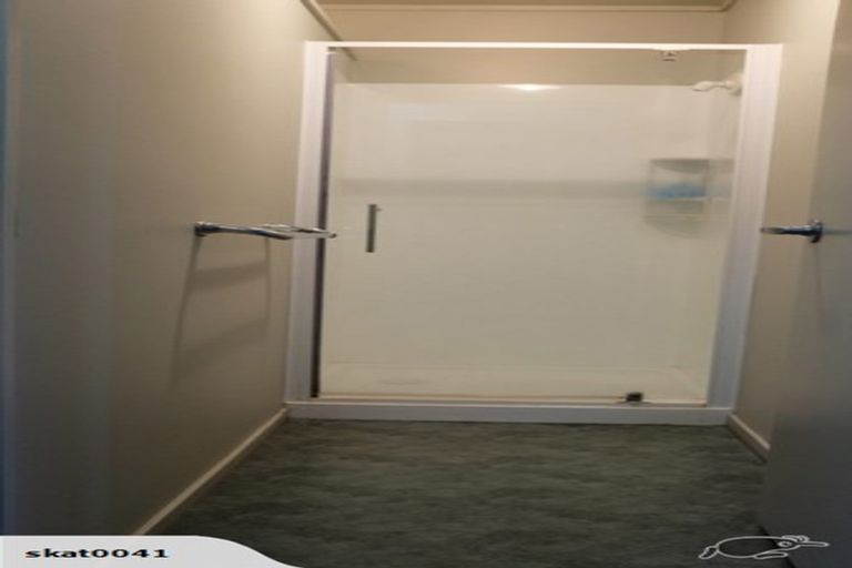 Photo of property in 10b Kaponga Crescent, New Lynn, Auckland, 0600
