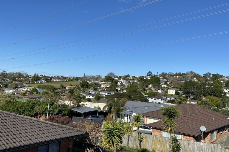 Photo of property in 10 Cloghan Close, Massey, Auckland, 0614