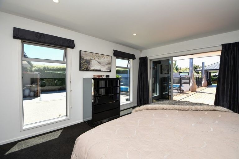 Photo of property in 2 The Glade, Carterton, 5713