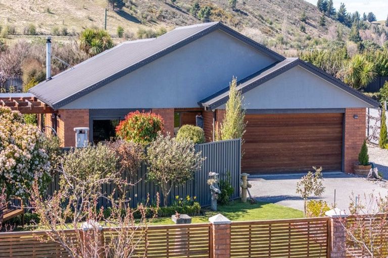 Photo of property in 23 Albert Drive, Clyde, 9330