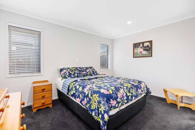 Photo of property in 1 Waikiwi Way, Papamoa, 3118