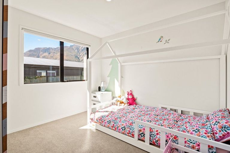 Photo of property in 19 Maize Street, Jacks Point, Queenstown, 9371