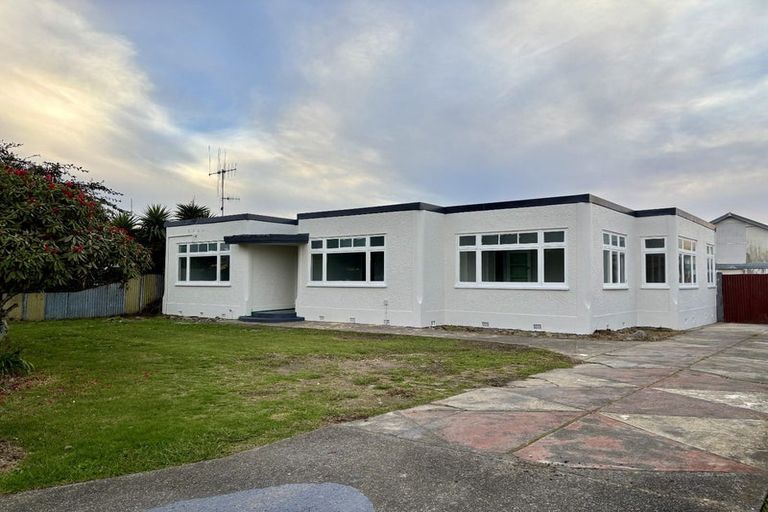 Photo of property in 51 Weraroa Road, Levin, 5510