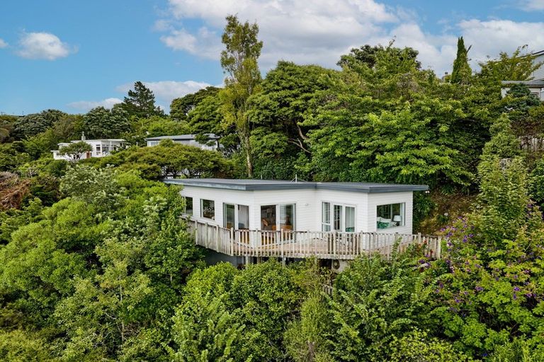 Photo of property in 72 Paremata Road, Paremata, Porirua, 5024