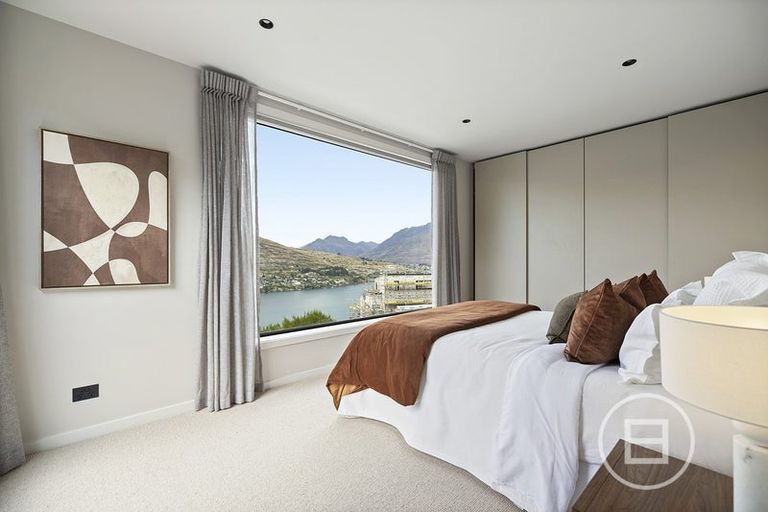 Photo of property in 86 Middleton Road, Queenstown Hill, Queenstown, 9300