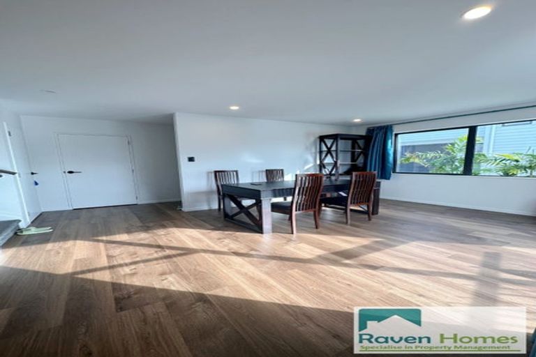 Photo of property in 49d Royal View Road, Te Atatu South, Auckland, 0610