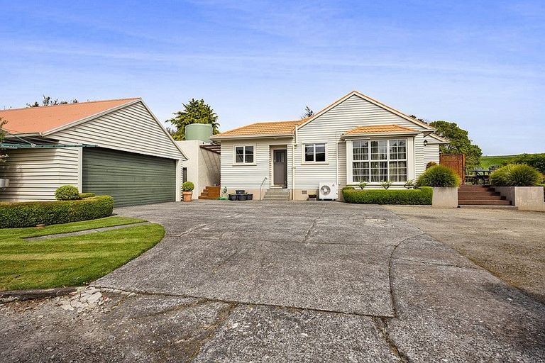Photo of property in 5171b Mountain Road, Eltham, 4398