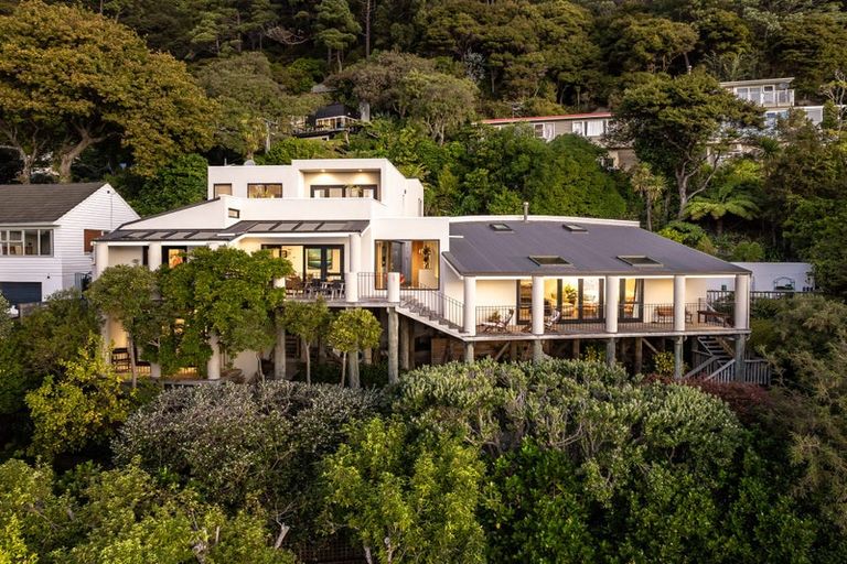 Photo of property in 52 Walter Road, Lowry Bay, Lower Hutt, 5013