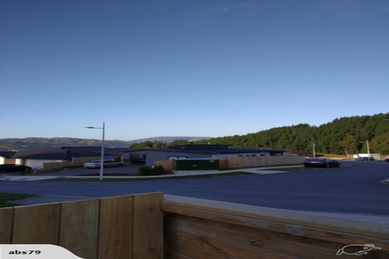 Photo of property in 18 Schooner Drive, Whitby, Porirua, 5024